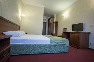 Гостиница Аврора Отель Краснодар Стандартный двухместный номер с 1 кроватью или 2 отдельными кроватями-4