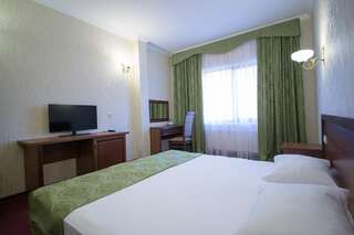 Гостиница Аврора Отель Краснодар Стандартный двухместный номер с 1 кроватью или 2 отдельными кроватями-5